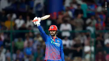 समीर रिजवी की तूफानी 90 रन की पारी, दिल्ली कैपिटल्स ने मुंबई इंडियंस को 6 विकेट से हराया