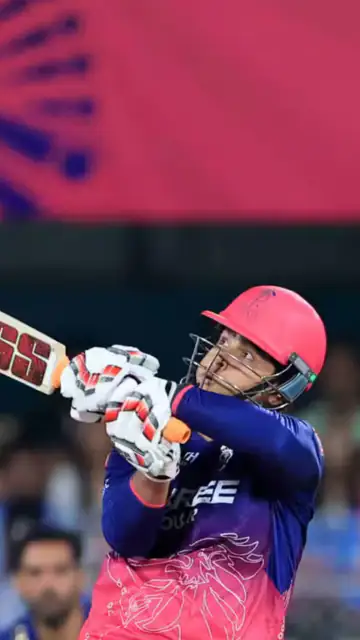 वैभव सूर्यवंशी ने बुमराह की पहली गेंद पर जड़ा गगनचुंबी छक्का, IPL में मचाया धमाल